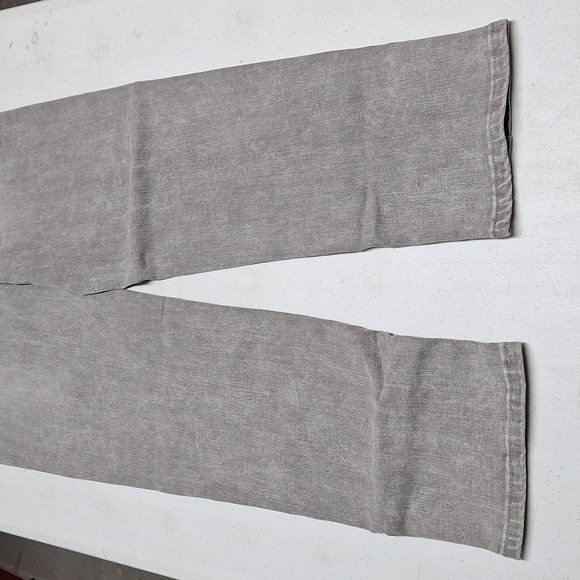 NEW! Skinny Girl December High-Rise Slim Straight Gray Jeans - Picture 6 of 6